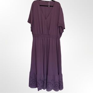 NWOT - BloomChic Mauve Midi Dress (SZ26)